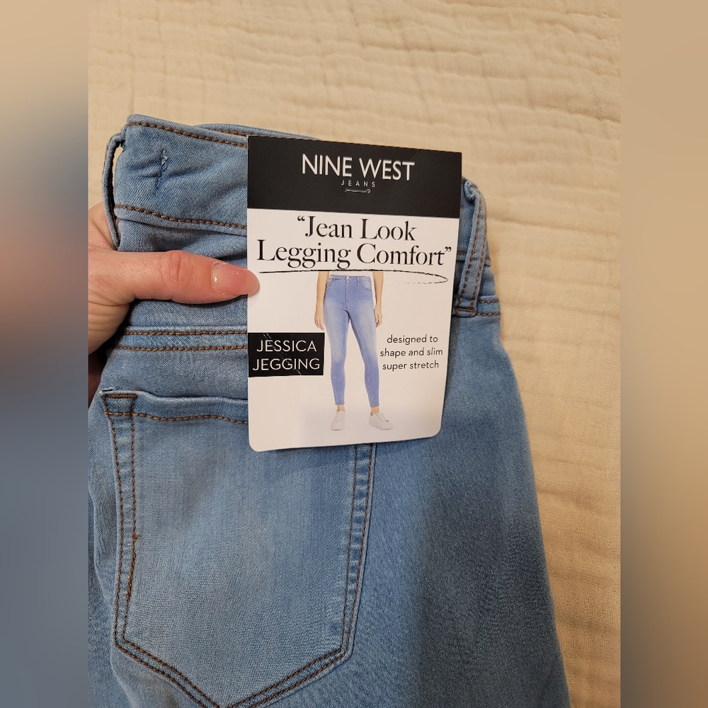 Brand new Nine west jeans size 2